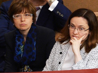 На ЦБ подали в суд за бездействие при падении рубля