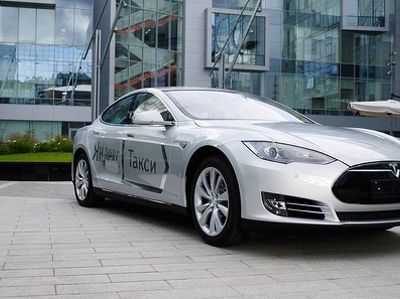 Электромобиль Tesla взят на вооружение столичным такси