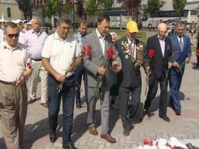 Калининградские курсанты посвятили водный поход юбилею Победы
