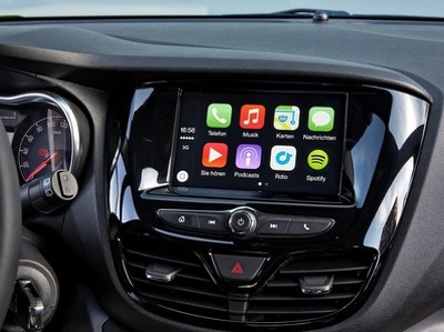 Toyota    Apple CarPlay  Android Auto