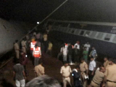 На юге Индии поезд сошел с рельсов: пострадали более 40 человек