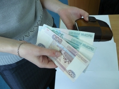 Средняя зарплата в Новосибирске выросла почти на 500 рублей
