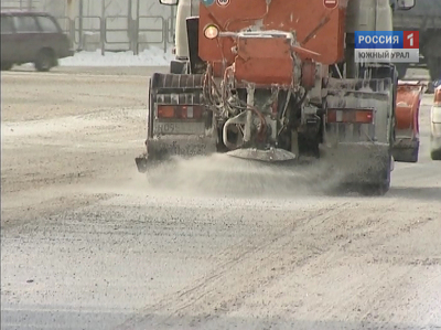 В Челябинске в целях экономии снова будут рассыпать песок и соль