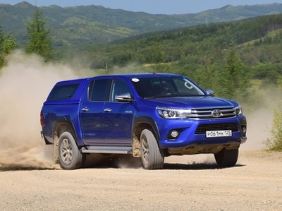 Тест нового Toyota Hilux и обновленного LC Prado: отвечаем на вопросы
