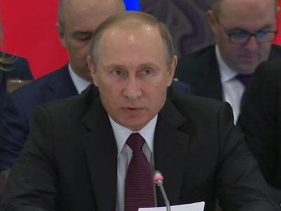 Путин показал G20 фото колонн автозаправщиков ИГ