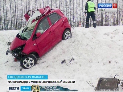 Снег с дождем стал причиной сотен аварий в Екатеринбурге и области