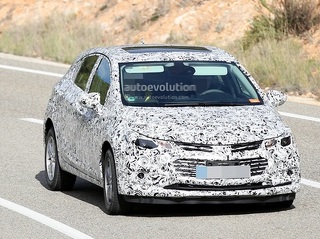 Появились первые фото нового Chevrolet Cruze