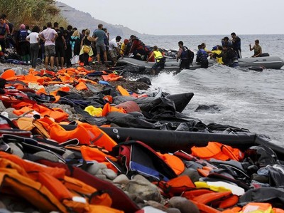 ООН: в ЕС по морю прибыли более 890 тыс. мигрантов