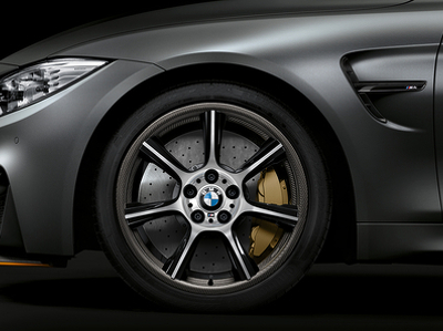 Спорткар BMW стал первой в мире серийной машиной с карбоновыми колесами