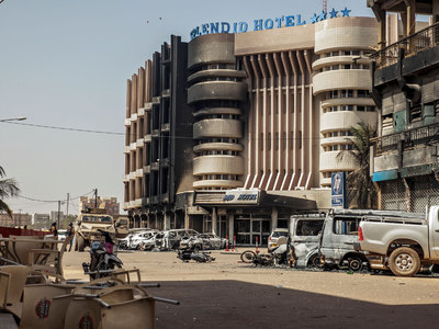При атаке отеля в Буркина-Фасо погибли шестеро канадцев