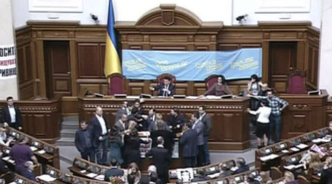 Рада лишила Клюева и Мельничука неприкосновенности
