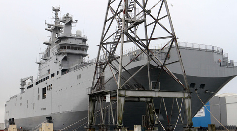 Причалы для "Мистралей" подготовят для российских кораблей