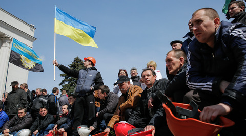 Митингующие в Киеве шахтеры прервутся, чтобы убраться в парке