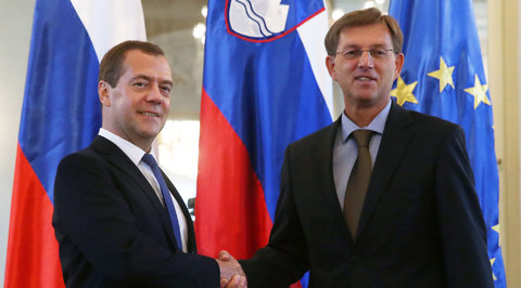 Медведев: Россия за территориальную целостность Украины