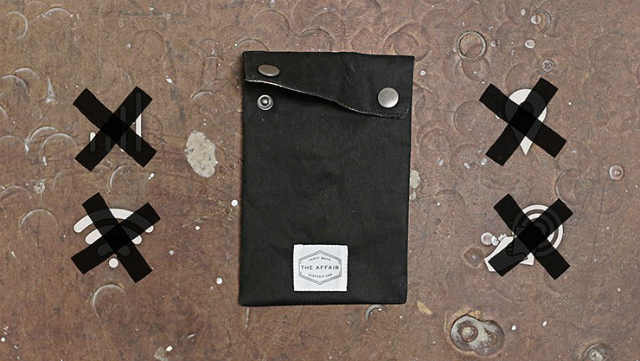 UnPocket подходит для всех современных смартфонов (фото The Affair).