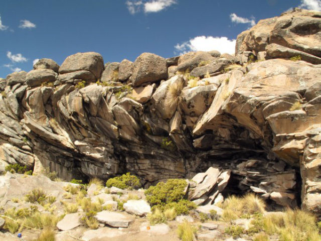 Несмотря на экстремальный климат, люди освоили горы довольно рано в своей истории (фото Kurt Rademaker).