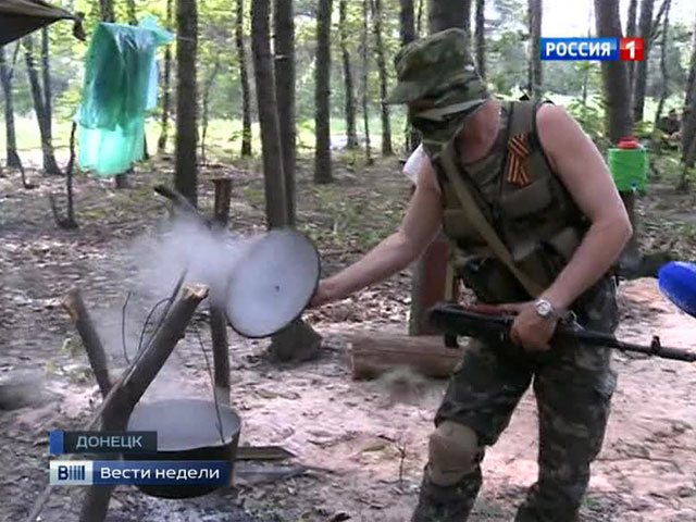 Батальон "Восток": рабочие и учителя встали под ружье Батальон "Восток": рабочие и учителя встали под ружье