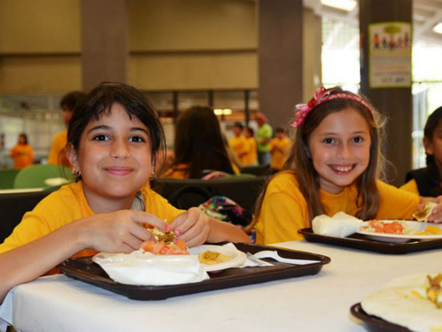 Детям, страдающим диабетом, не нужно будет самостоятельно проводить анализ крови и вводить себе инсулин. Бионическая система всё сделает автоматически (фото Wikimedia Commons).