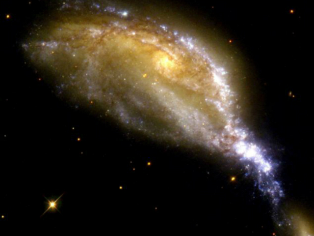 Галактика NGC 6745. Как ни странно, несоответствие проявляется только в близлежащем к Млечному Пути, относительно хорошо изученном космосе (фото EPA).